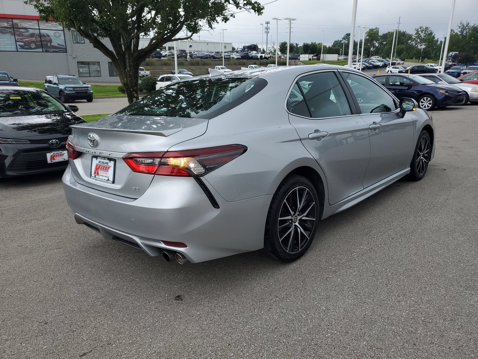 Certified 2024 Toyota Camry SE FWD image 4
