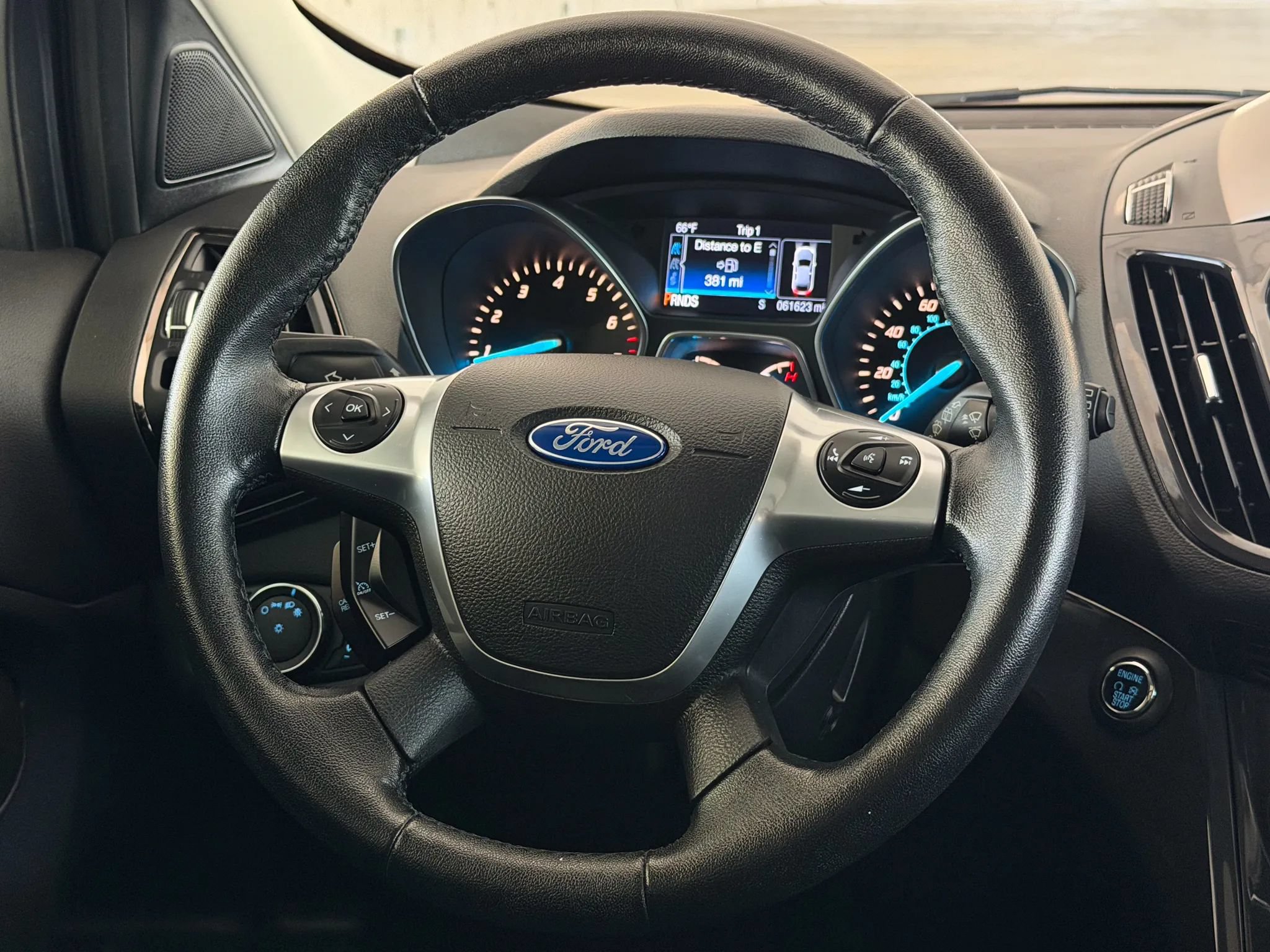 Used 2015 Ford Escape Titanium FWD image 29