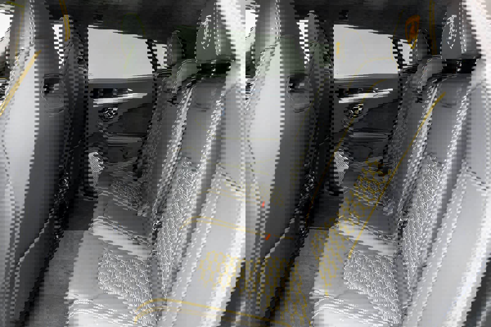 Used 2022 Lamborghini Urus AWD/4WD image 10