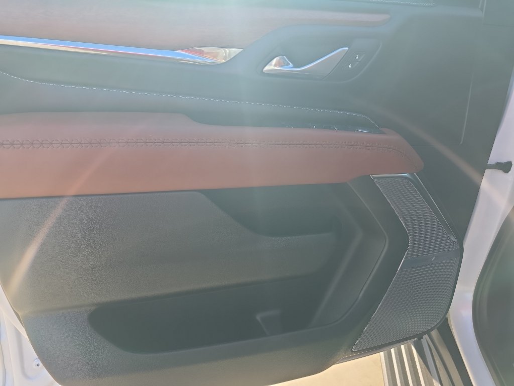 Certified 2023 GMC Yukon Denali Ultimate AWD/4WD image 16