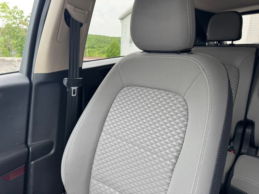 Used 2020 Ford Escape SE image 21