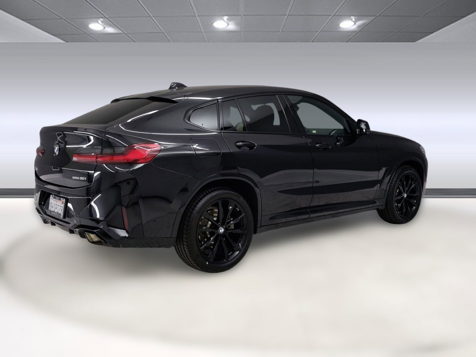 Used 2023 BMW X4 xDrive30i w/ M Sport Package image 6