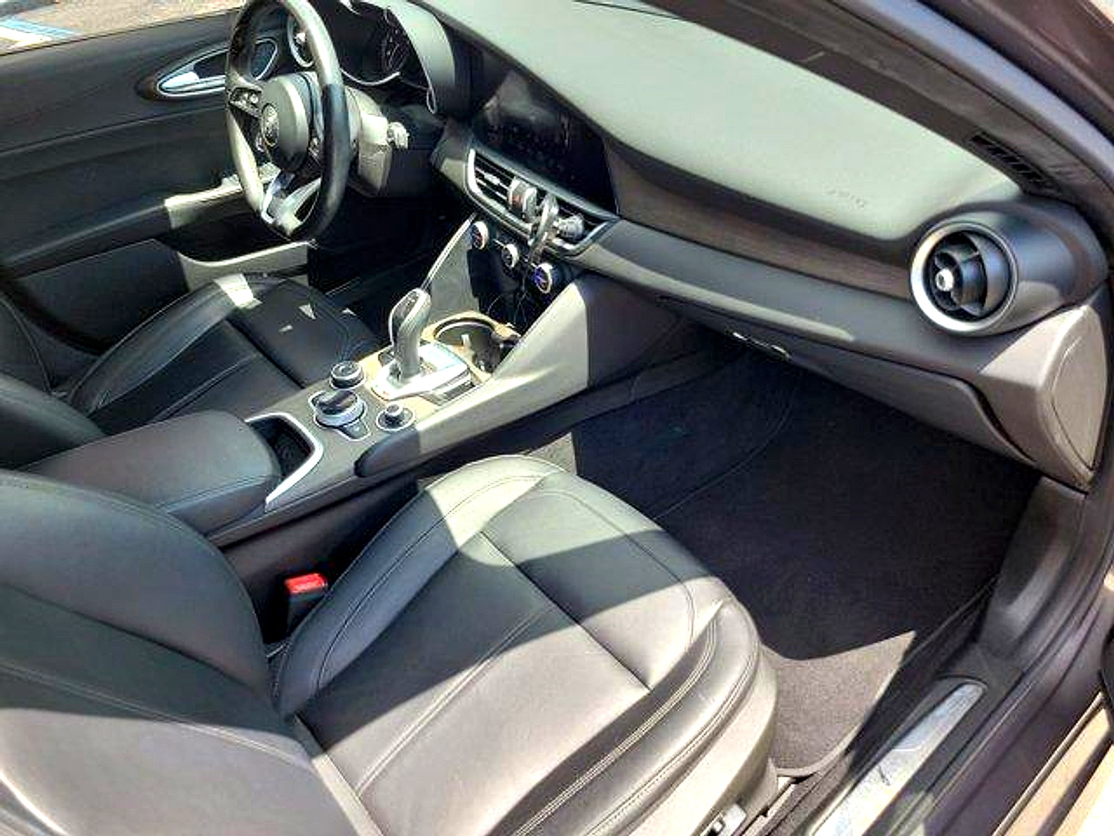 Used 2023 Alfa Romeo Giulia Ti w/ Active Assist Plus Package RWD image 14