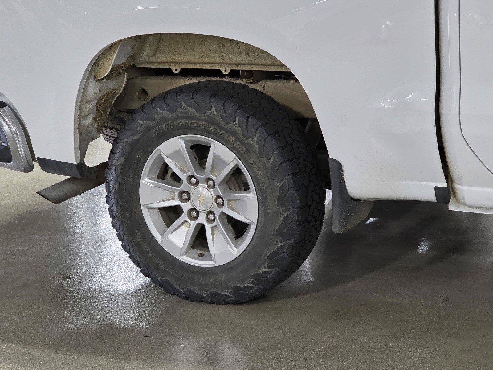 Used 2024 Chevrolet Silverado 1500 LT RWD image 9