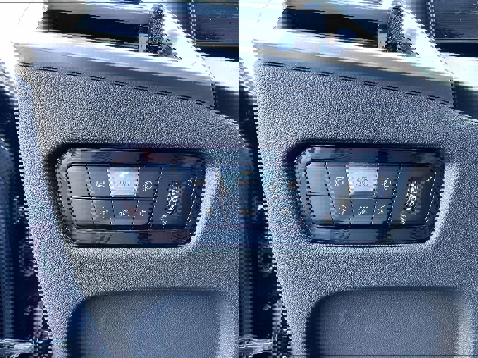 Certified 2025 BMW 330i xDrive Sedan w/ Convenience Package image 34