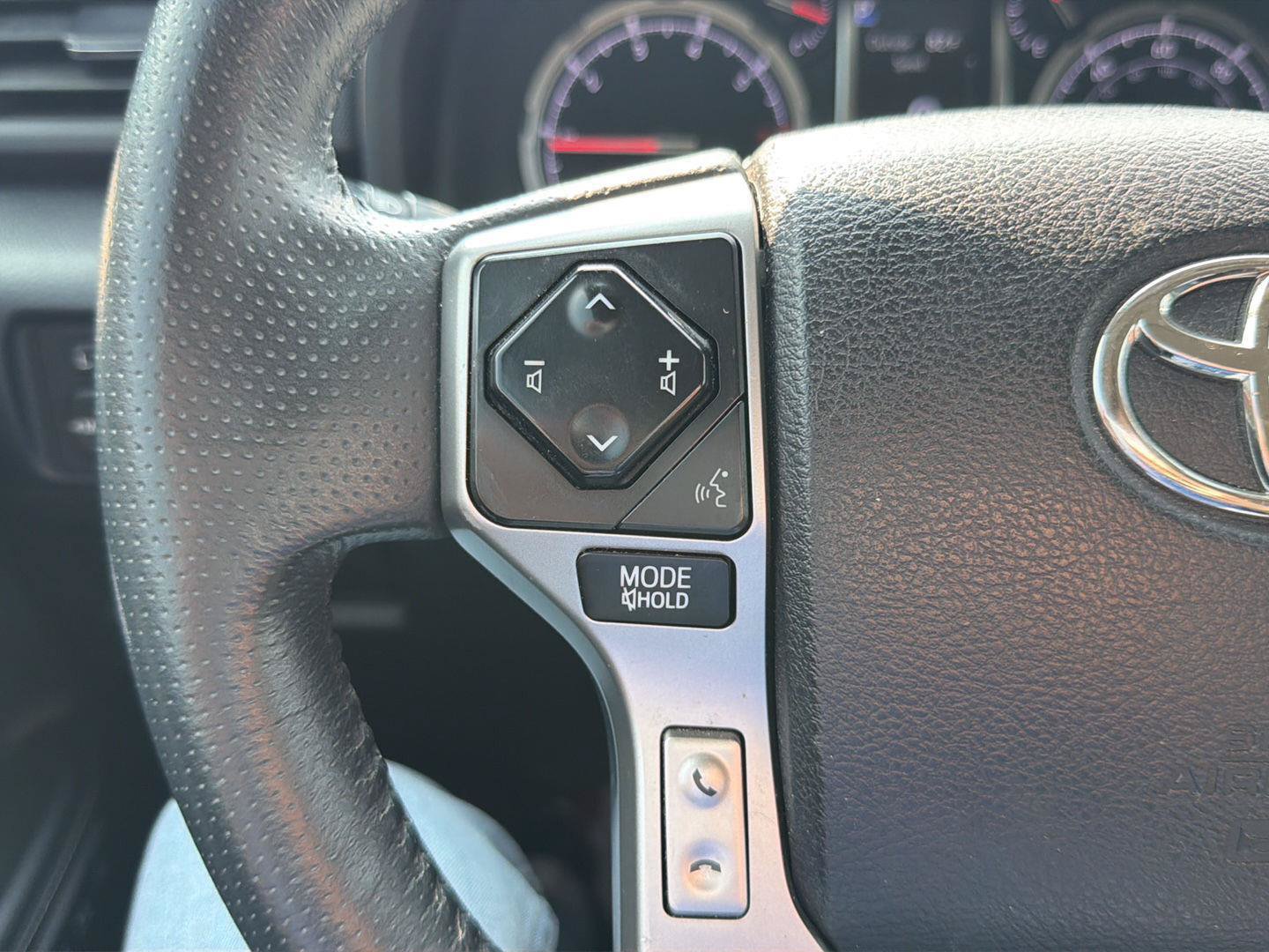 Used 2021 Toyota 4Runner Limited AWD/4WD image 35