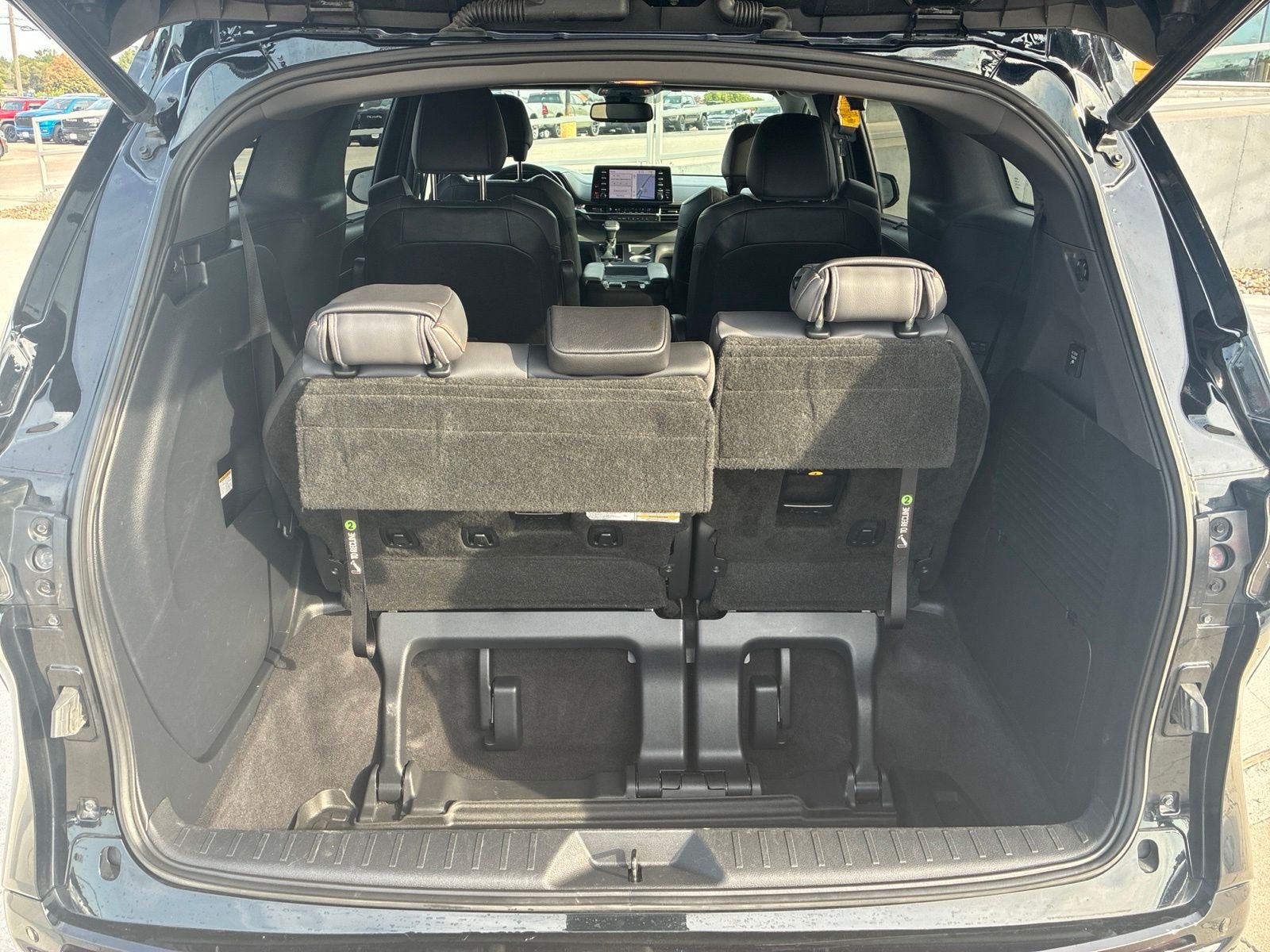 Used 2021 Toyota Sienna XSE w/ XSE Plus Package AWD/4WD image 5