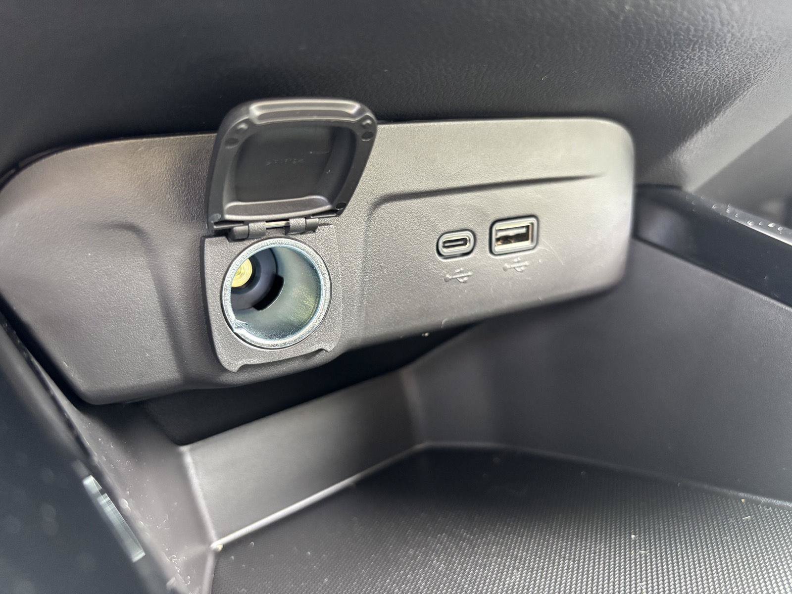 Used 2025 Chevrolet Trax LT w/ Driver Confidence Package FWD image 30