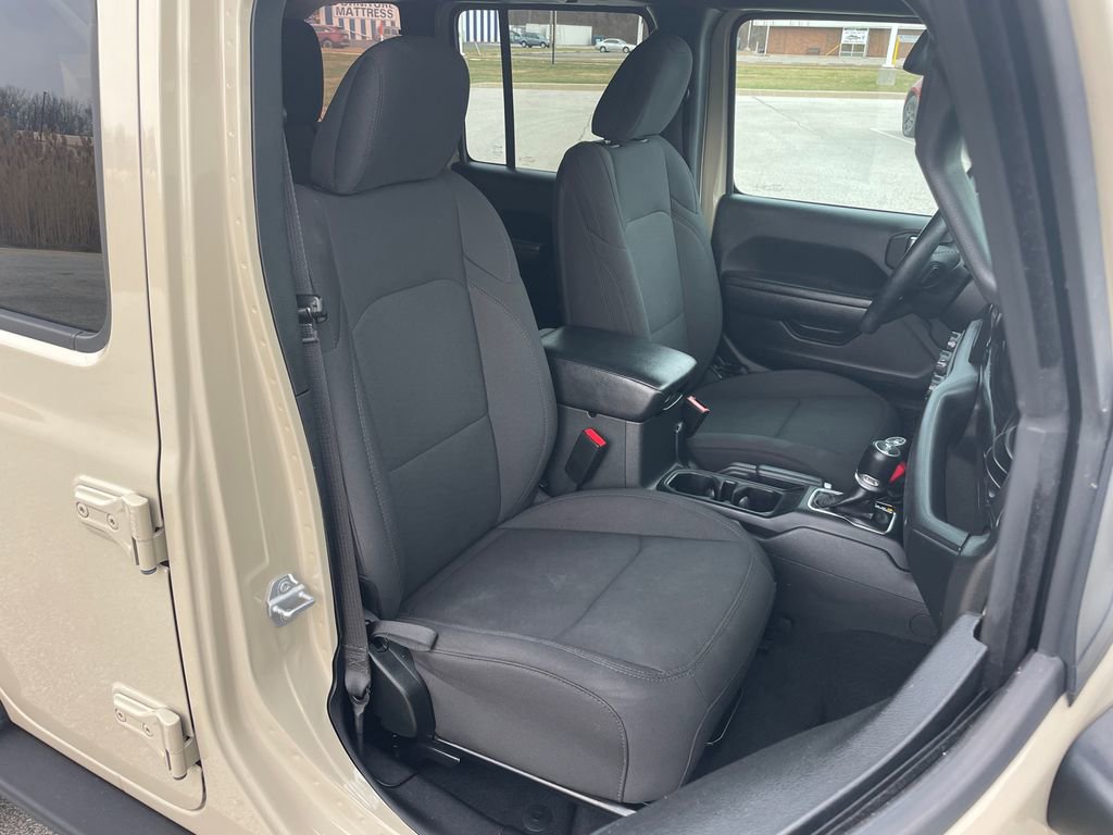 Used 2022 Jeep Wrangler Unlimited Sport image 40