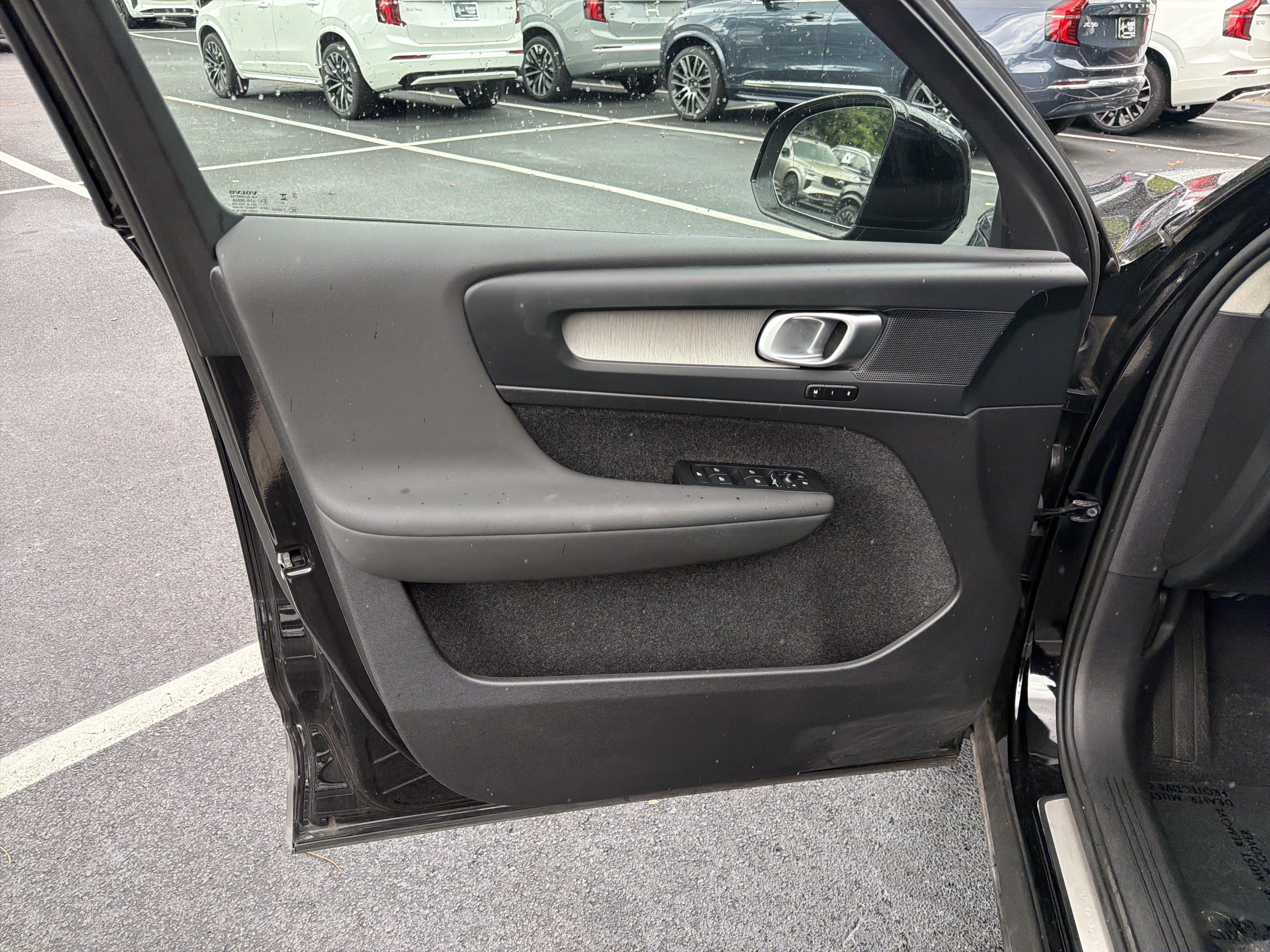 Certified 2026 Volvo XC40 B5 Plus AWD/4WD image 14