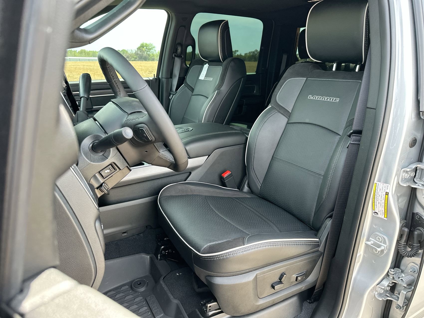 New 2026 RAM 3500 Laramie AWD/4WD image 11