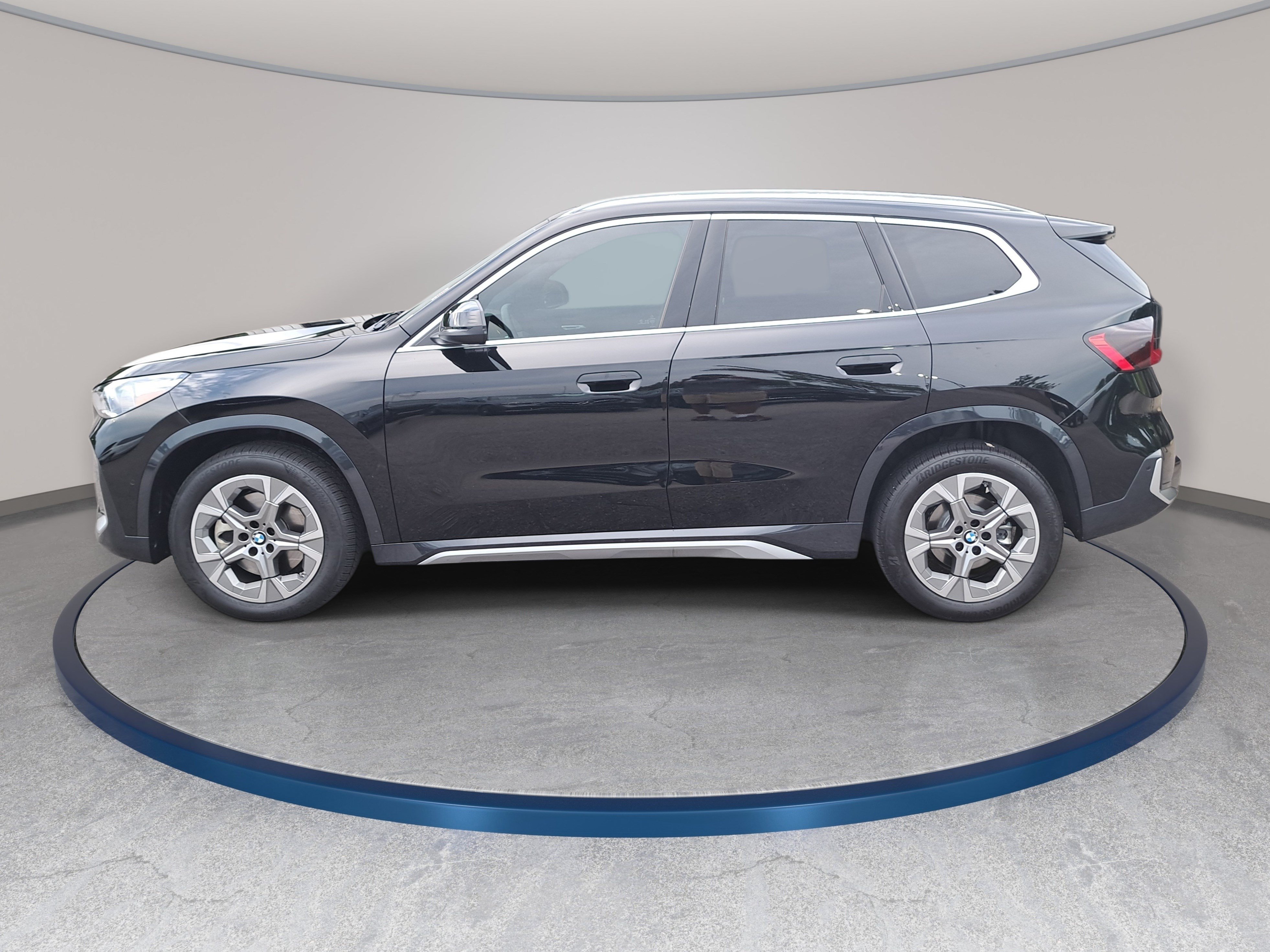 Certified 2026 BMW X1 xDrive28i w/ Convenience Package AWD/4WD image 9