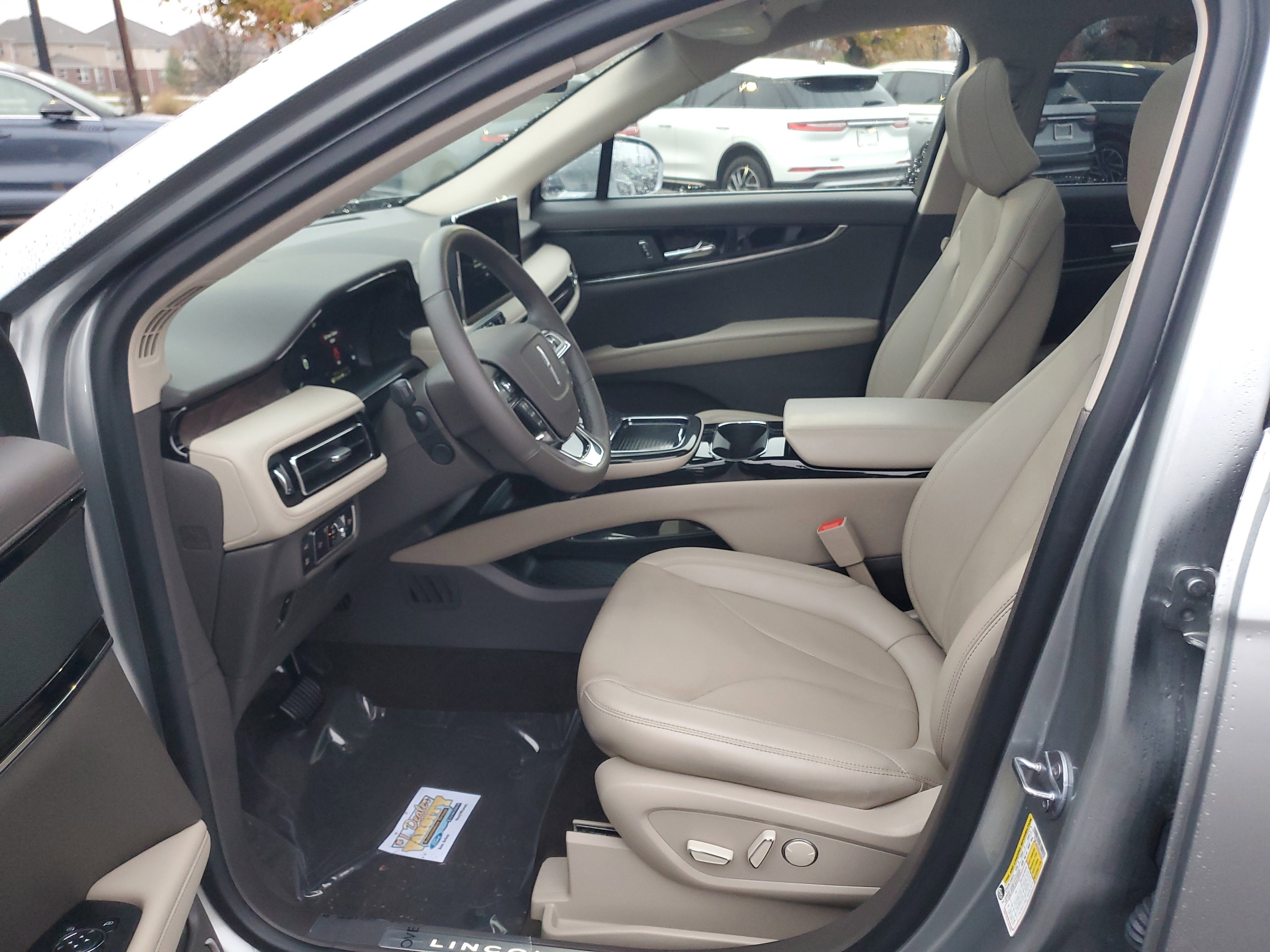 Certified 2023 Lincoln Nautilus Reserve image 12