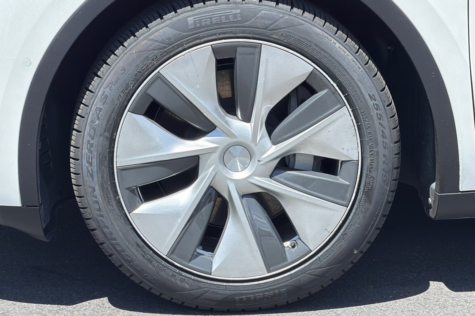 Used 2022 Tesla Model Y Long Range AWD/4WD image 35