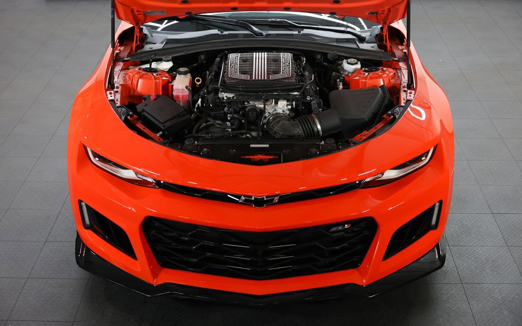 Used 2019 Chevrolet Camaro ZL1 RWD image 14