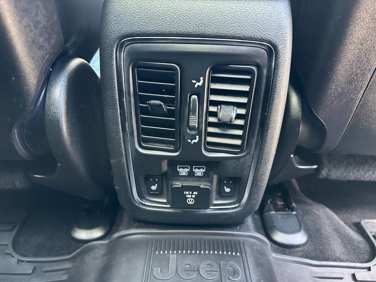 Used 2014 Jeep Grand Cherokee Overland image 25