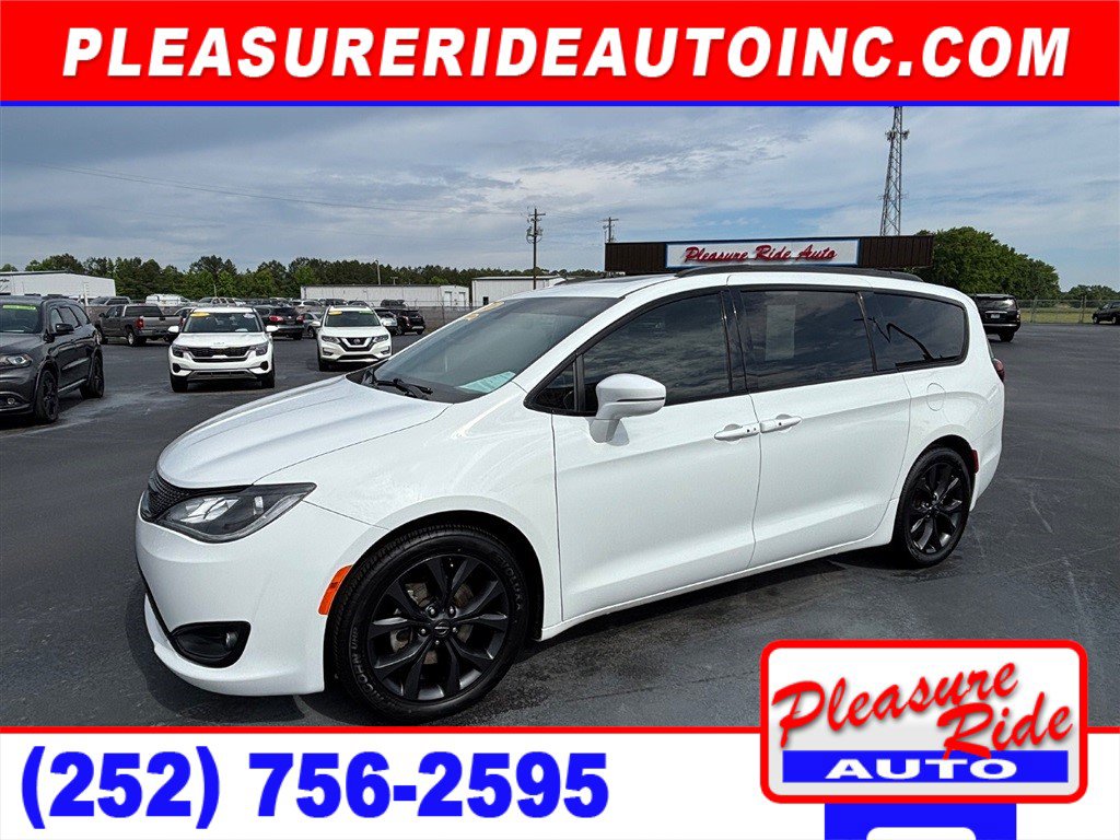 Used 2020 Chrysler Pacifica Limited w/ S Appearance Package FWD image 1