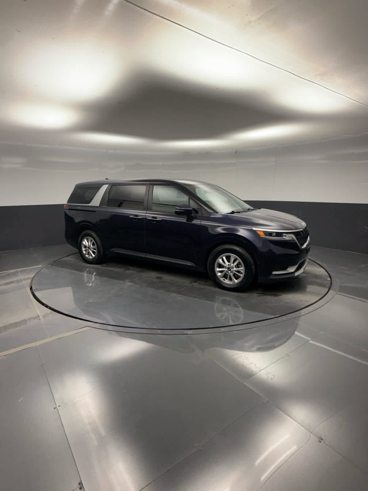 Used 2022 Kia Carnival LX FWD image 4