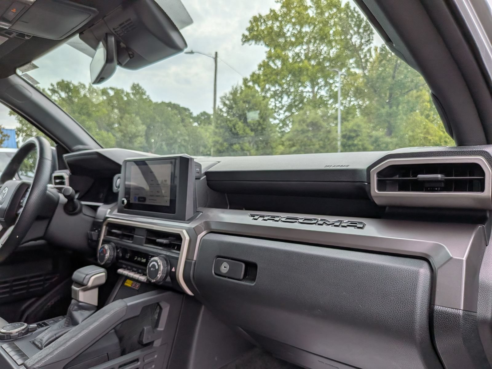 Used 2024 Toyota Tacoma SR5 AWD/4WD image 38