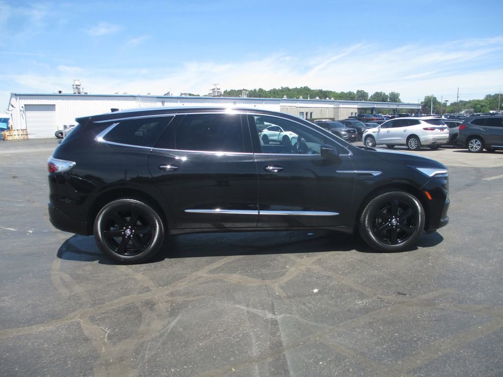 Certified 2023 Buick Enclave Essence w/ Experience Buick Package AWD/4WD image 4