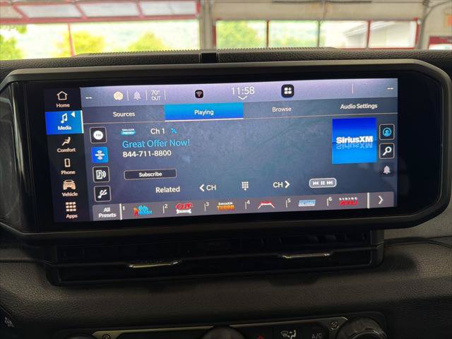 Used 2024 Jeep Wrangler Unlimited AWD/4WD image 17