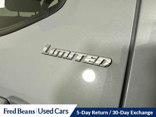 Used 2018 Toyota Tacoma Limited image 30