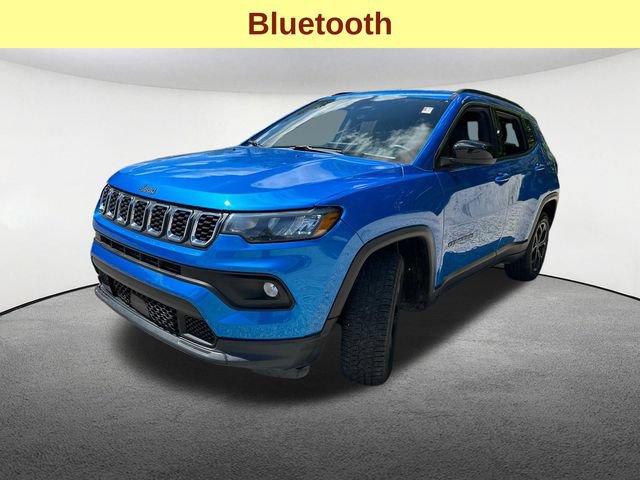 Used 2024 Jeep Compass Latitude AWD/4WD image 5