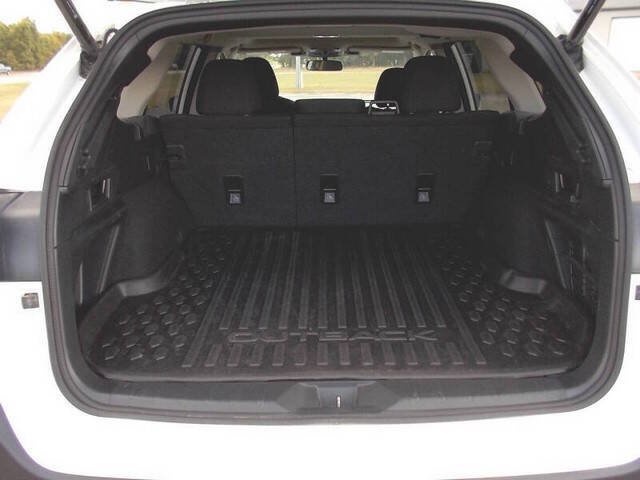 Used 2024 Subaru Outback Premium AWD/4WD image 13