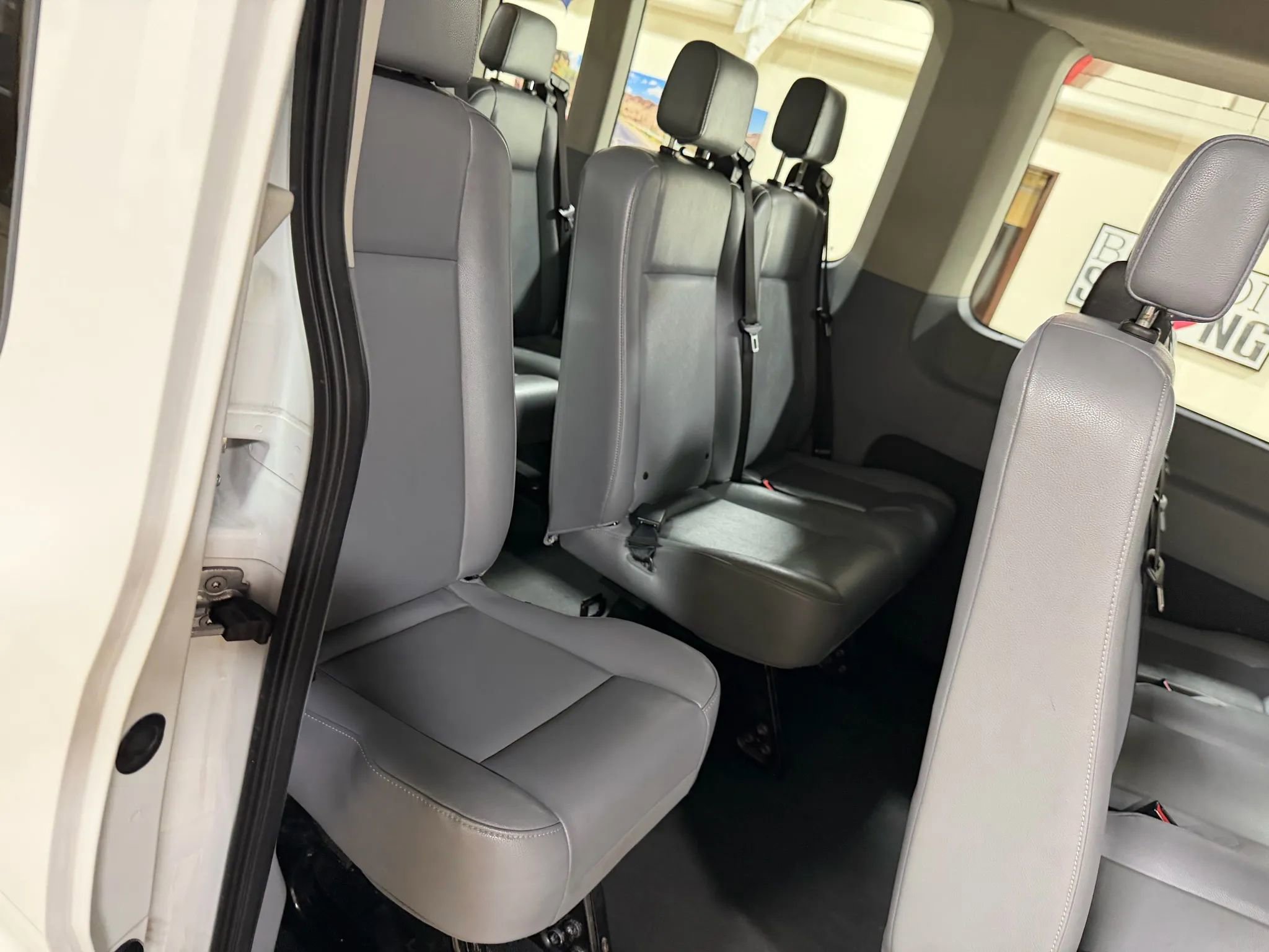 Used 2018 Ford Transit 350 XL image 33