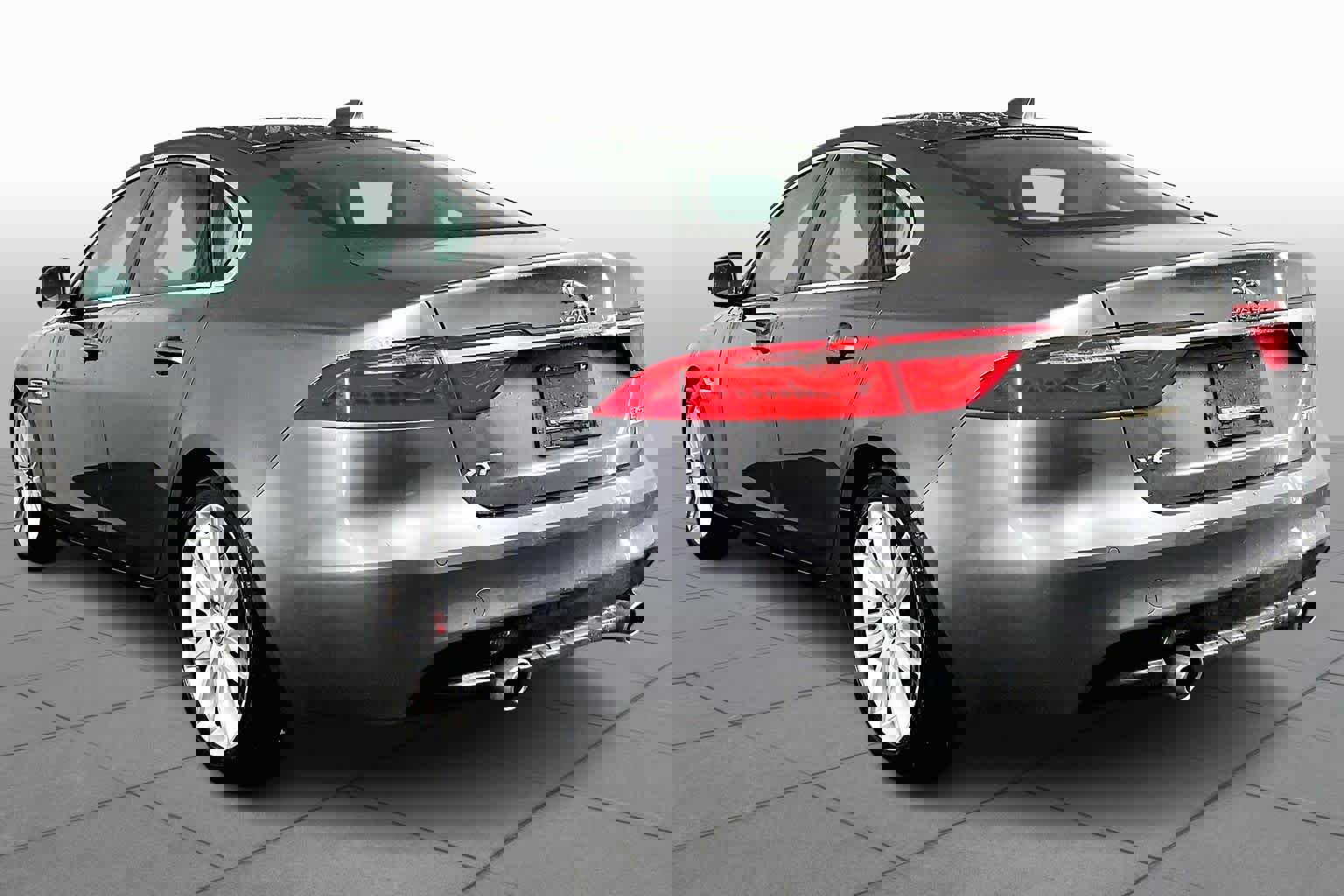 Used 2017 Jaguar XF Prestige image 11