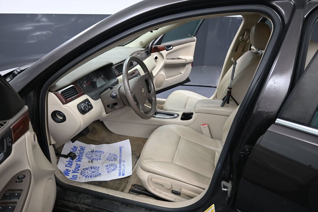 Used 2008 Chevrolet Impala LT w/ Luxury Edition Package FWD image 29
