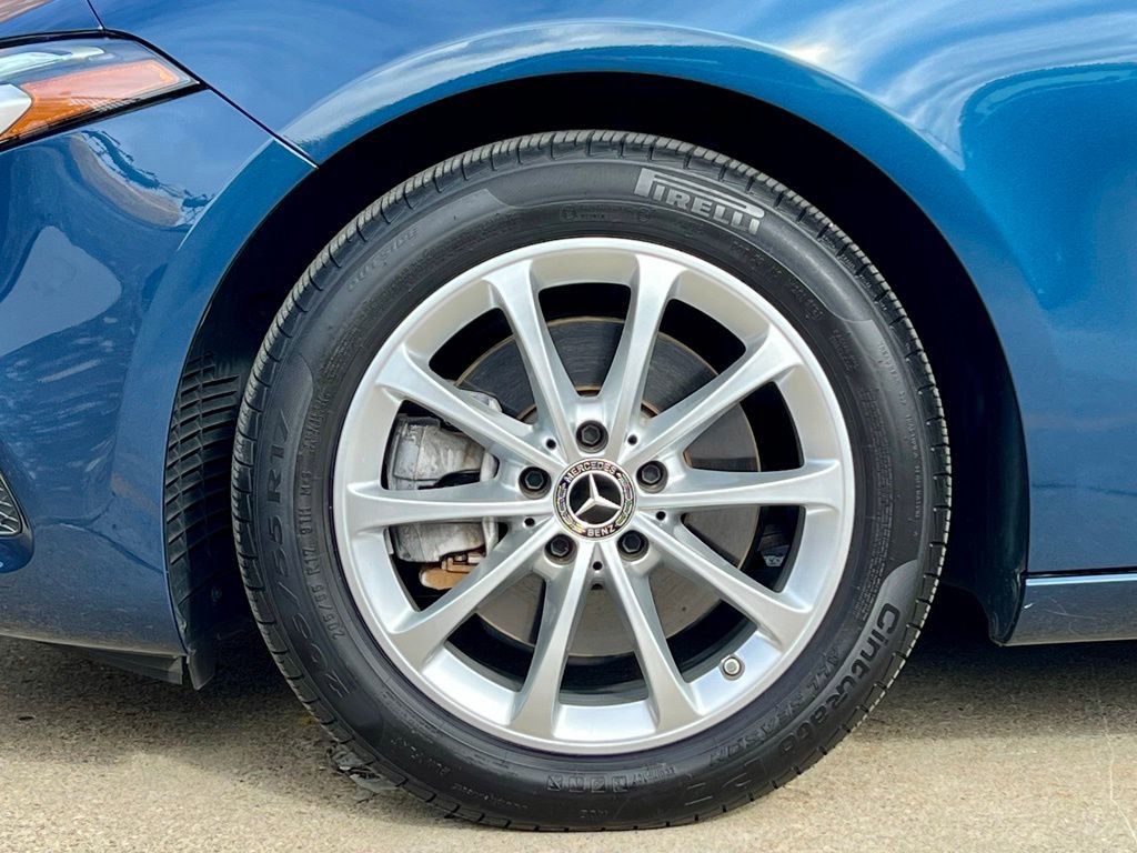 Certified 2022 Mercedes-Benz A 220 4MATIC image 11