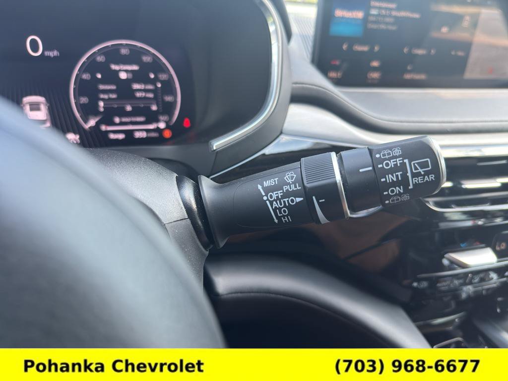Used 2023 Acura MDX SH-AWD w/ Technology Package image 11