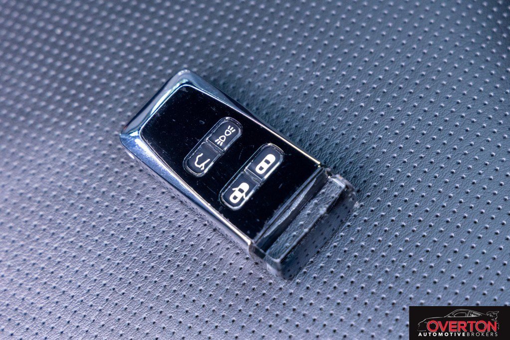 Used 2016 Aston Martin Vanquish Coupe image 31