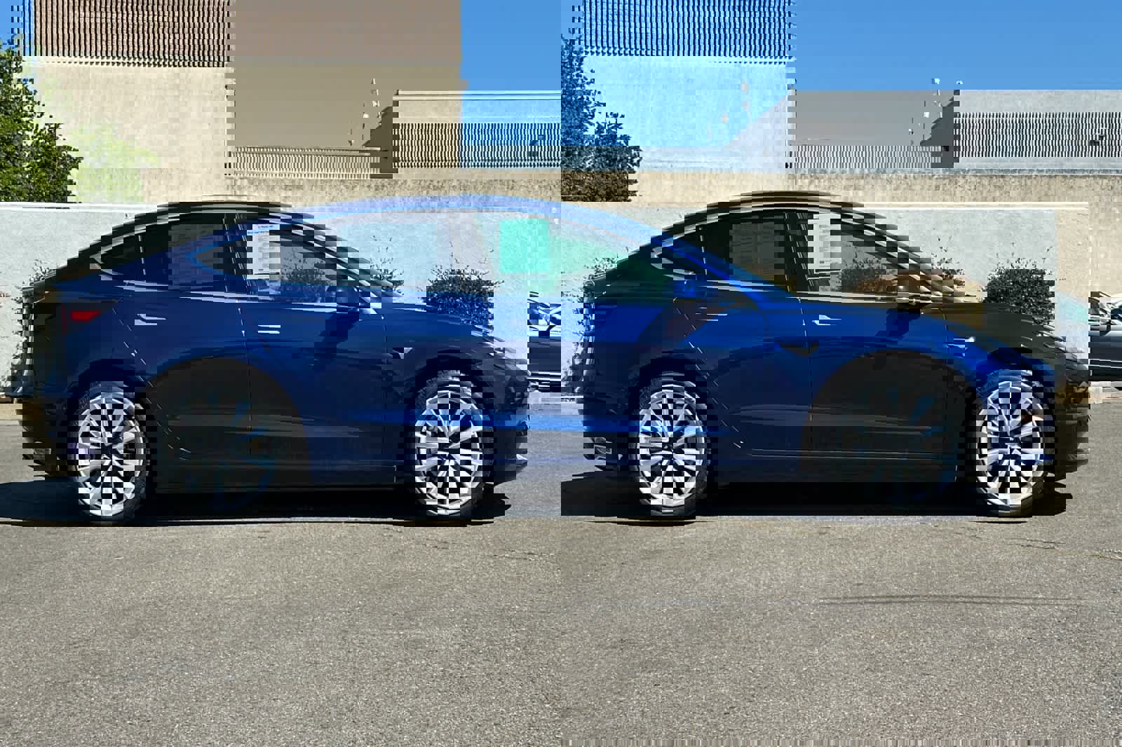 Used 2019 Tesla Model 3 Mid Range image 6