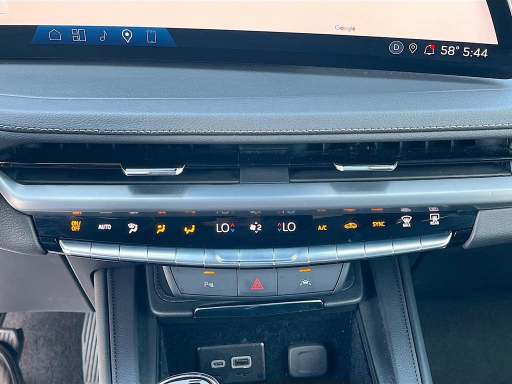 Certified 2025 Cadillac XT4 Premium Luxury image 25