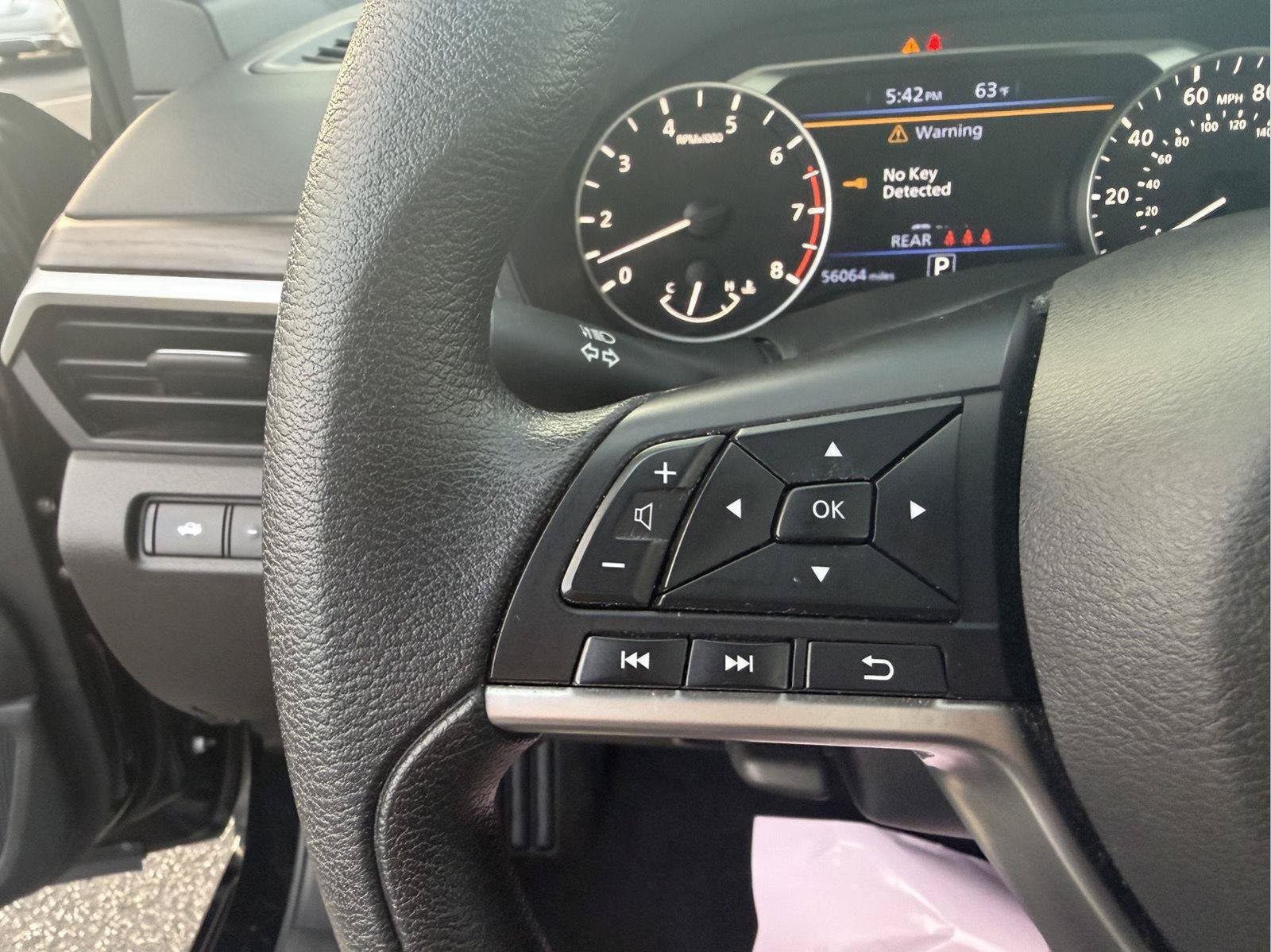 Used 2025 Nissan Altima 2.5 SV FWD image 21