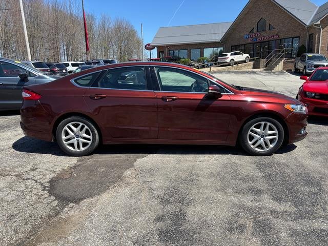 Used 2015 Ford Fusion SE FWD image 8