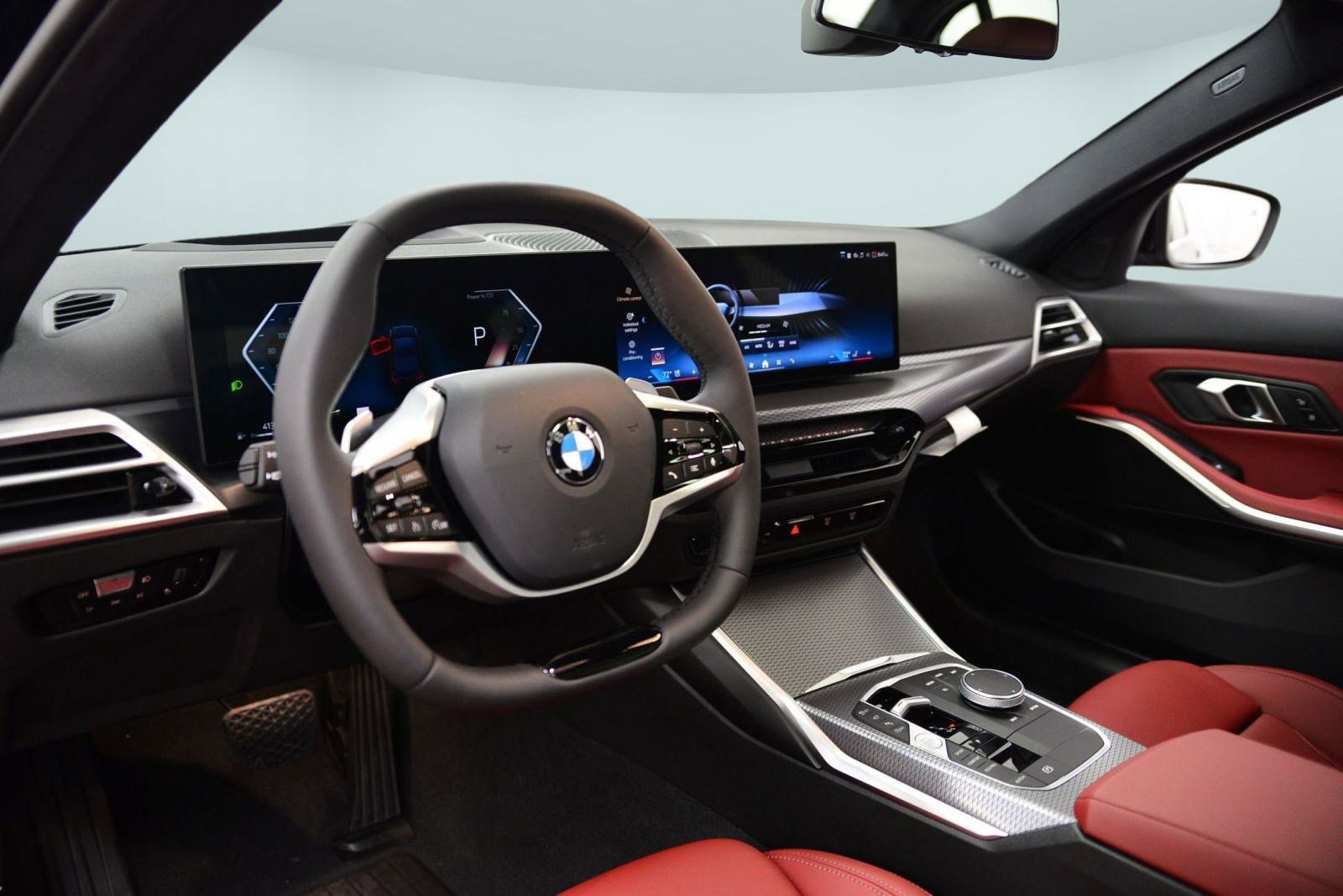 Used 2025 BMW 330i xDrive Sedan w/ Premium Package AWD/4WD image 4