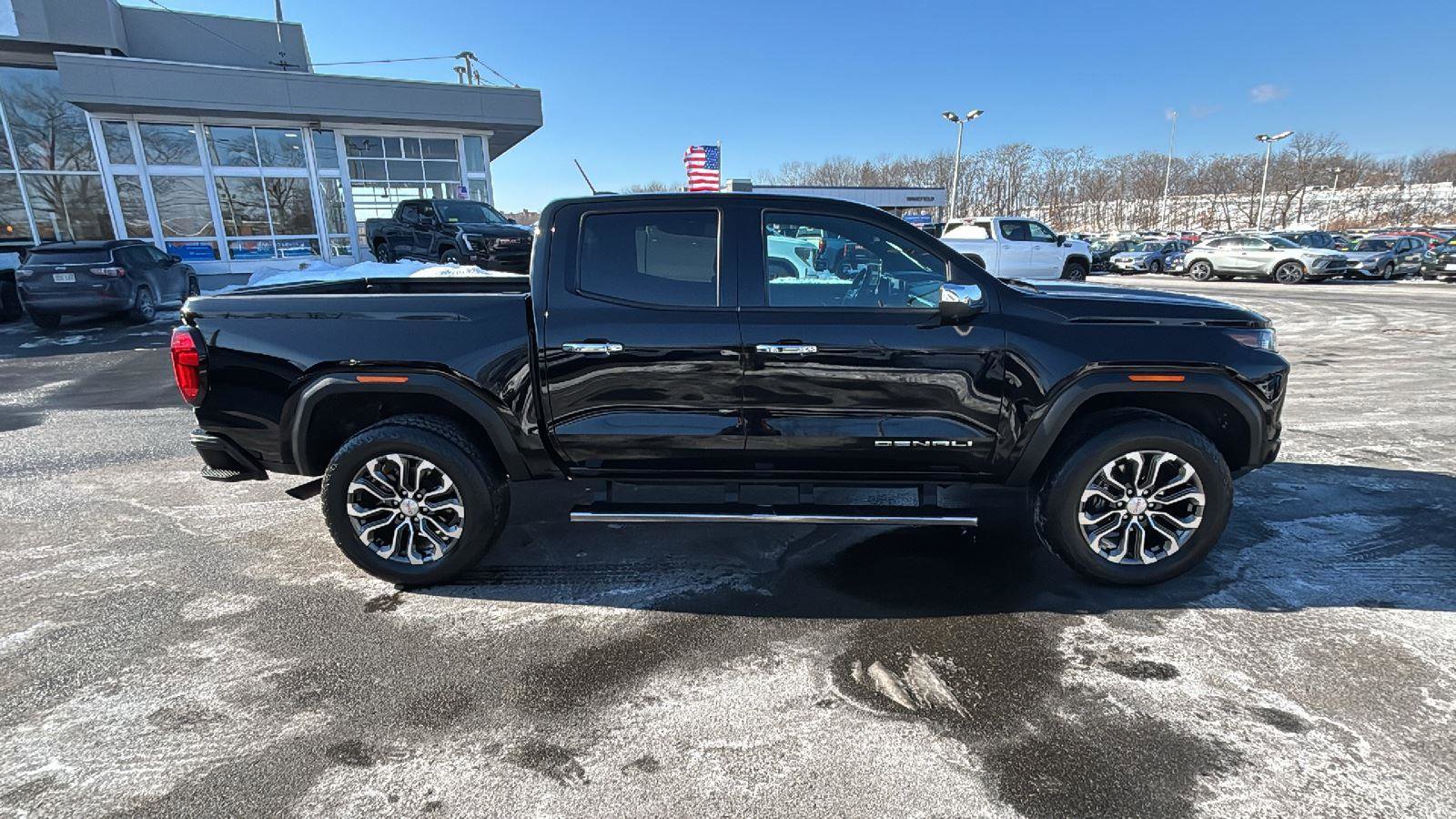 Used 2023 GMC Canyon Denali image 8