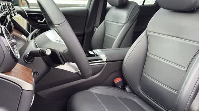 Used 2026 Mercedes-Benz GLC 300 4MATIC image 25