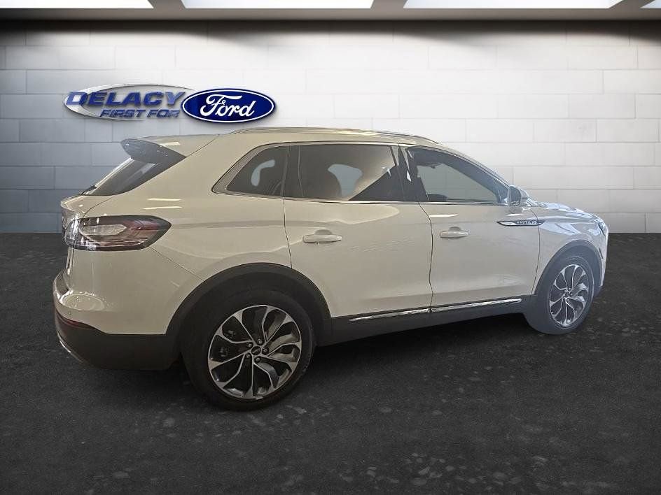 Used 2022 Lincoln Nautilus Reserve AWD/4WD image 8