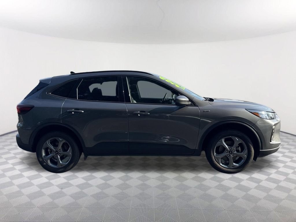 Used 2025 Ford Escape ST-Line Select AWD/4WD image 4