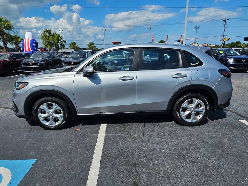 Used 2023 Honda HR-V LX image 2