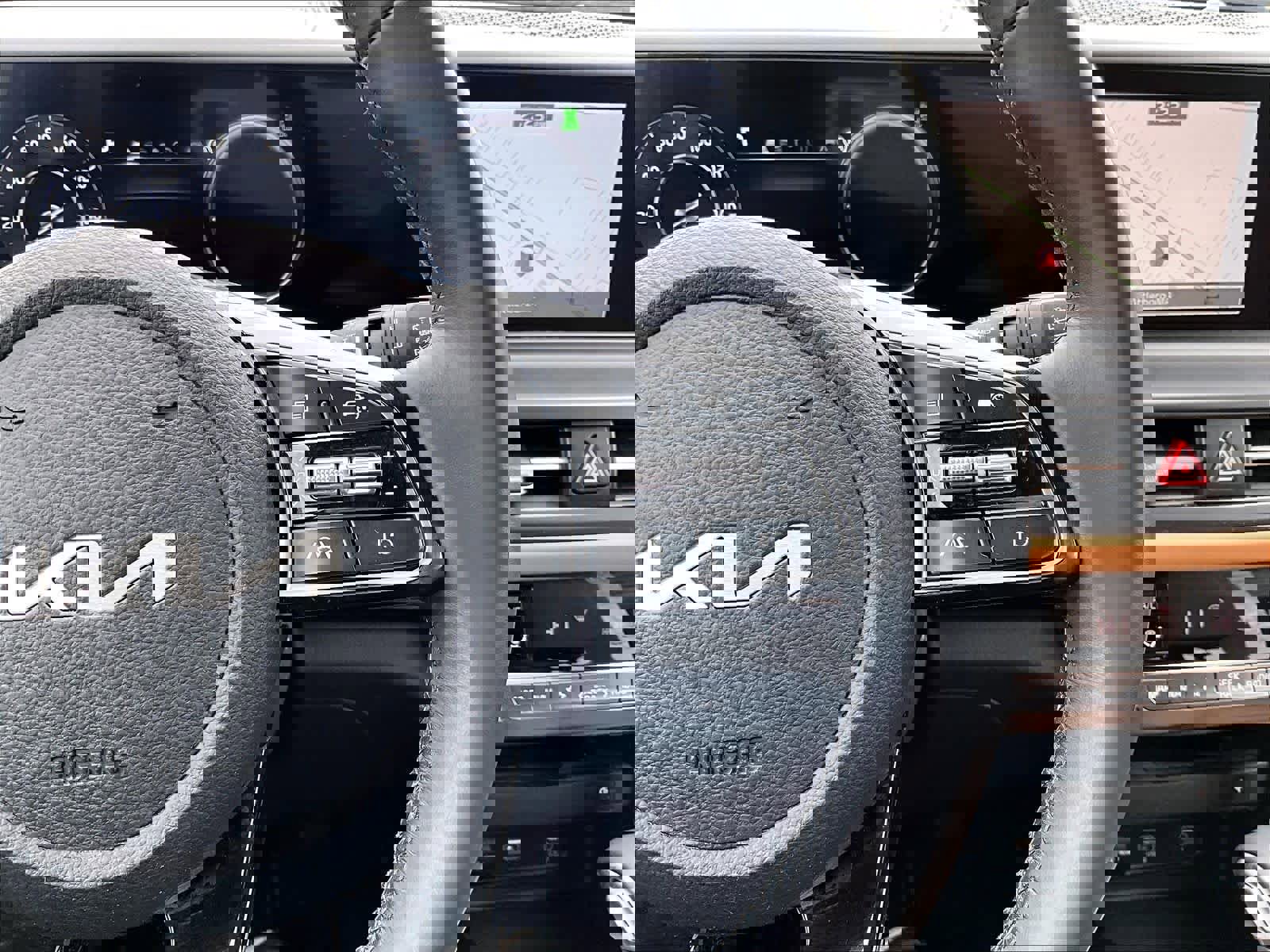 Used 2024 Kia Seltos EX image 24