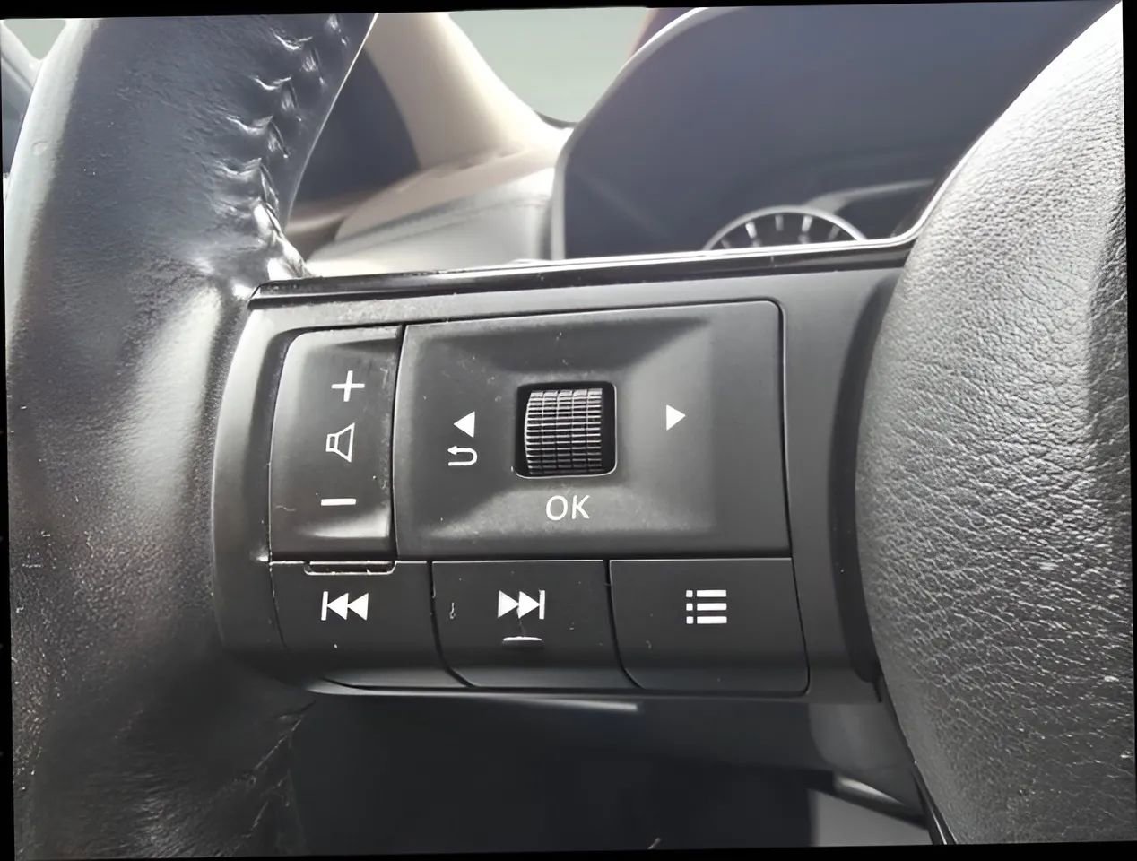 Used 2021 Nissan Rogue SV AWD/4WD image 24