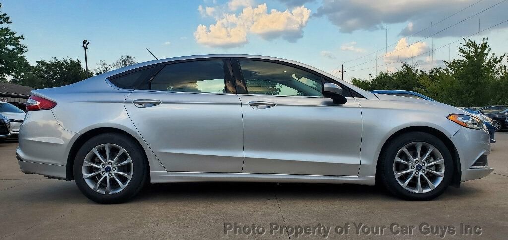 Used 2017 Ford Fusion SE image 11