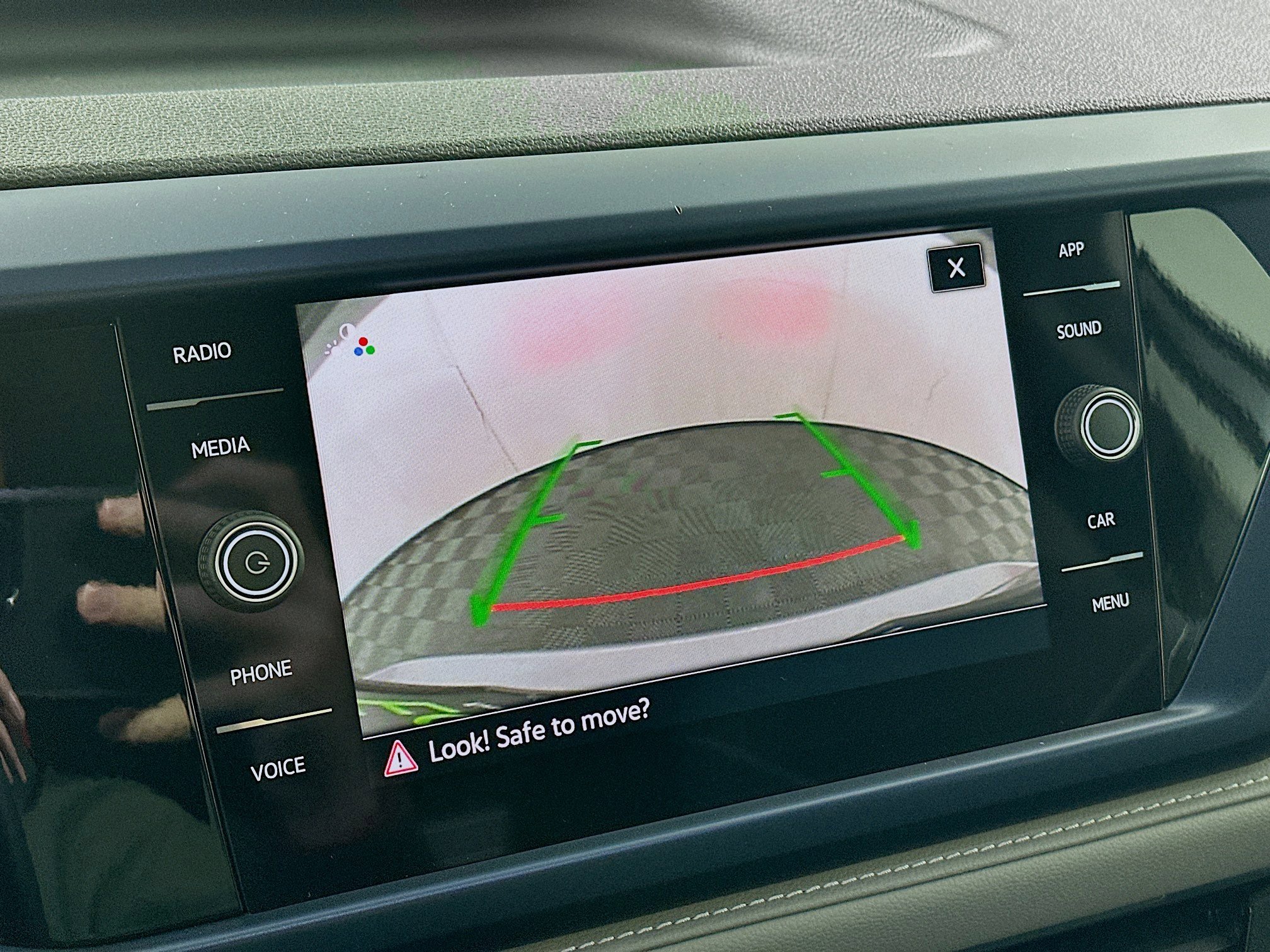 Used 2024 Volkswagen Taos SE image 23