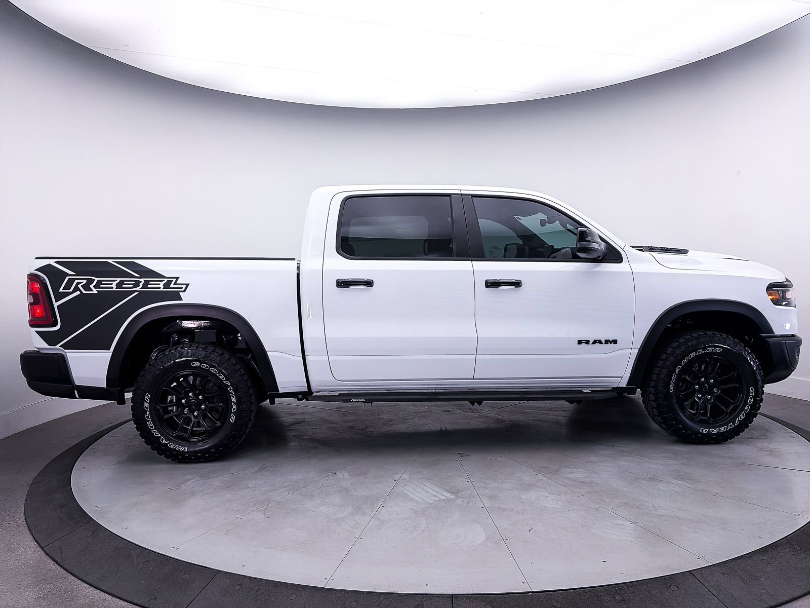 Used 2025 RAM 1500 Rebel w/ Rebel Level 2 Equipment Group AWD/4WD image 40