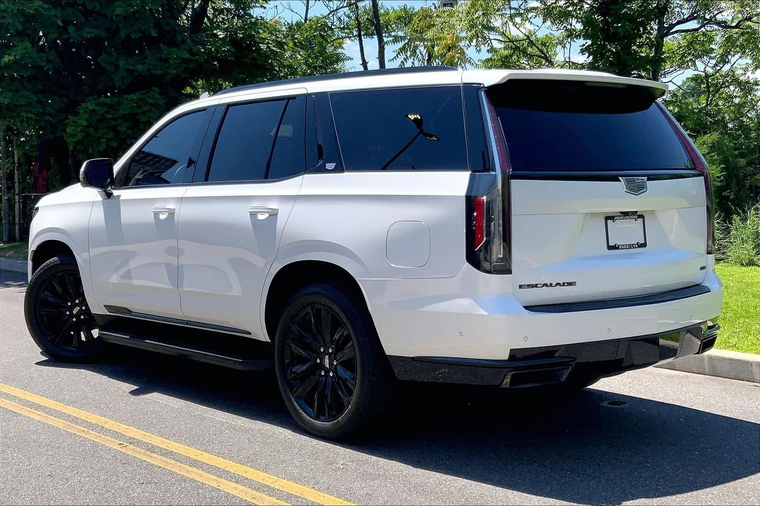 Used 2024 Cadillac Escalade Sport Platinum AWD/4WD image 11